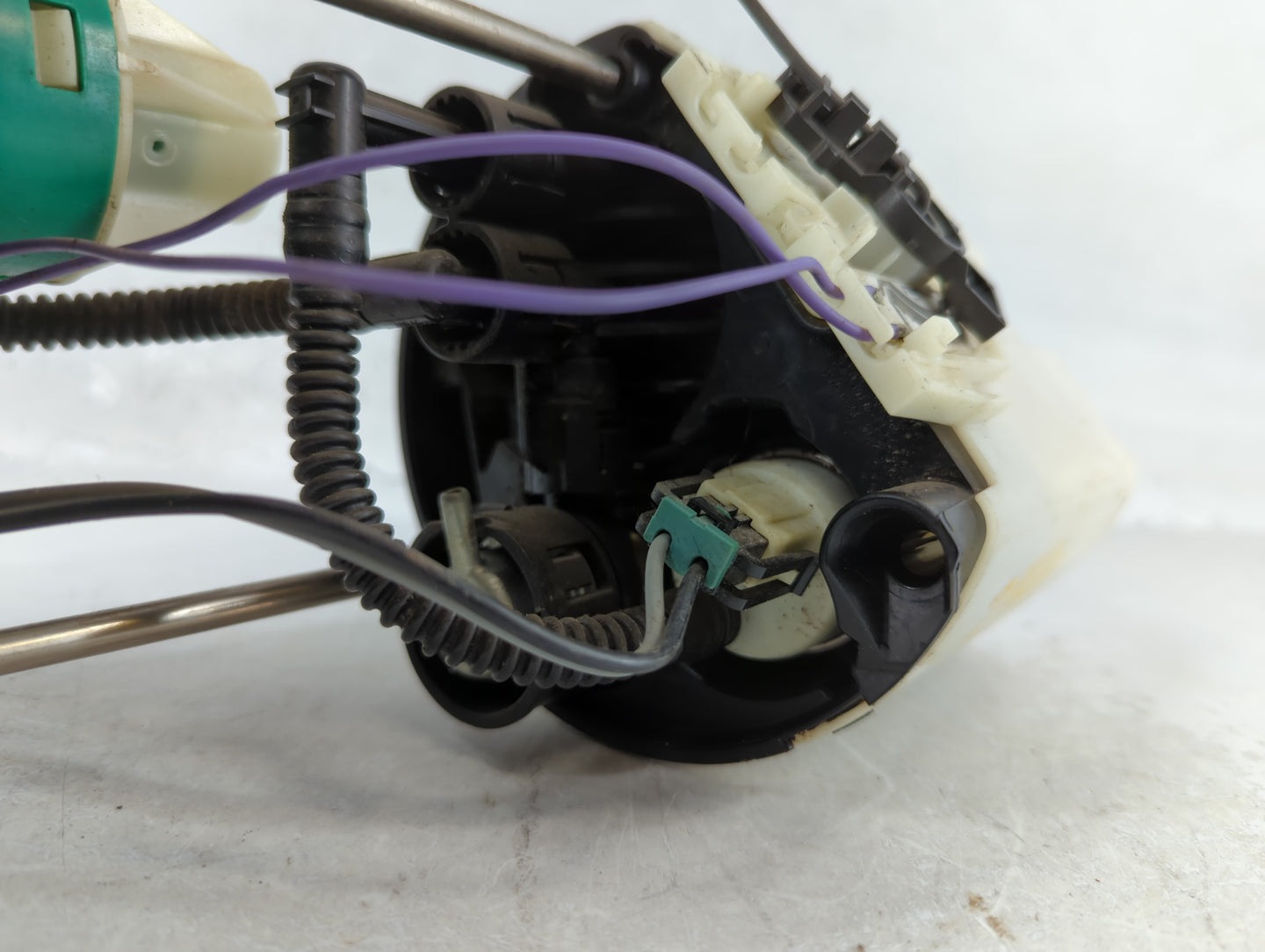 2005-2006 Buick Lacrosse Electrical Gas Fuel Pump Assembly - Oemusedautoparts1.com
