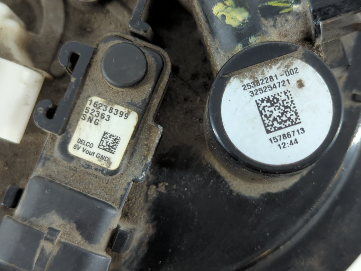 2005-2006 Buick Lacrosse Electrical Gas Fuel Pump Assembly - Oemusedautoparts1.com