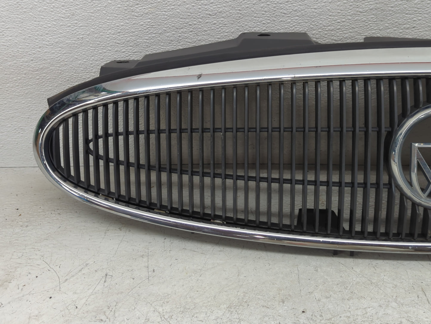 2005-2007 Buick Lacrosse Front Grille Bumper Not Included - Oemusedautoparts1.com