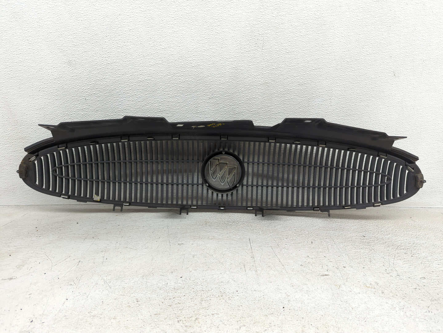 2005-2007 Buick Lacrosse Front Grille Bumper Not Included - Oemusedautoparts1.com