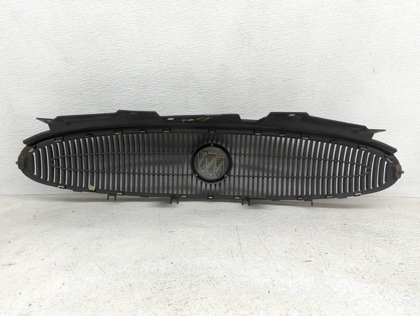 2005-2007 Buick Lacrosse Front Grille Bumper Not Included - Oemusedautoparts1.com