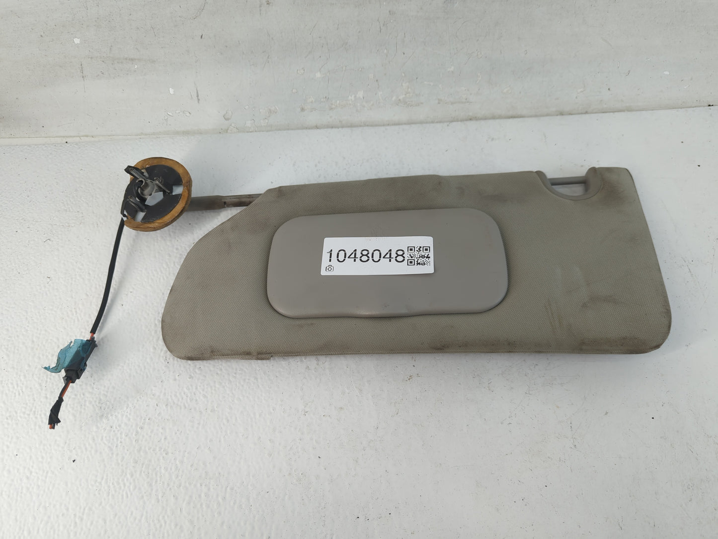 2006-2011 Buick Lucerne Sun Visor Shade Replacement Driver Left Mirror Fits Fits 2006 2007 2008 2009 2010 2011 OEM Used Auto