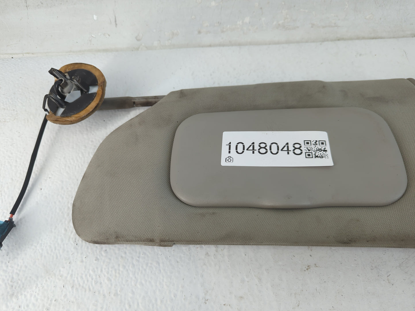 2006-2011 Buick Lucerne Sun Visor Shade Replacement Driver Left Mirror Fits Fits 2006 2007 2008 2009 2010 2011 OEM Used Auto