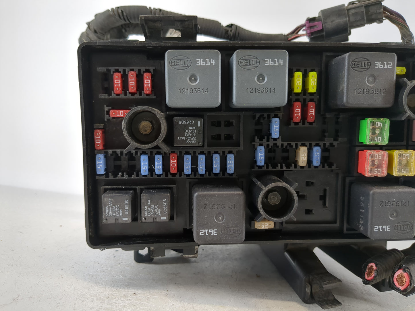 2006-2007 Buick Lucerne Fusebox Fuse Box Panel Relay Module P/N:15812666 Fits Fits 2006 2007 OEM Used Auto Parts - Oemusedau