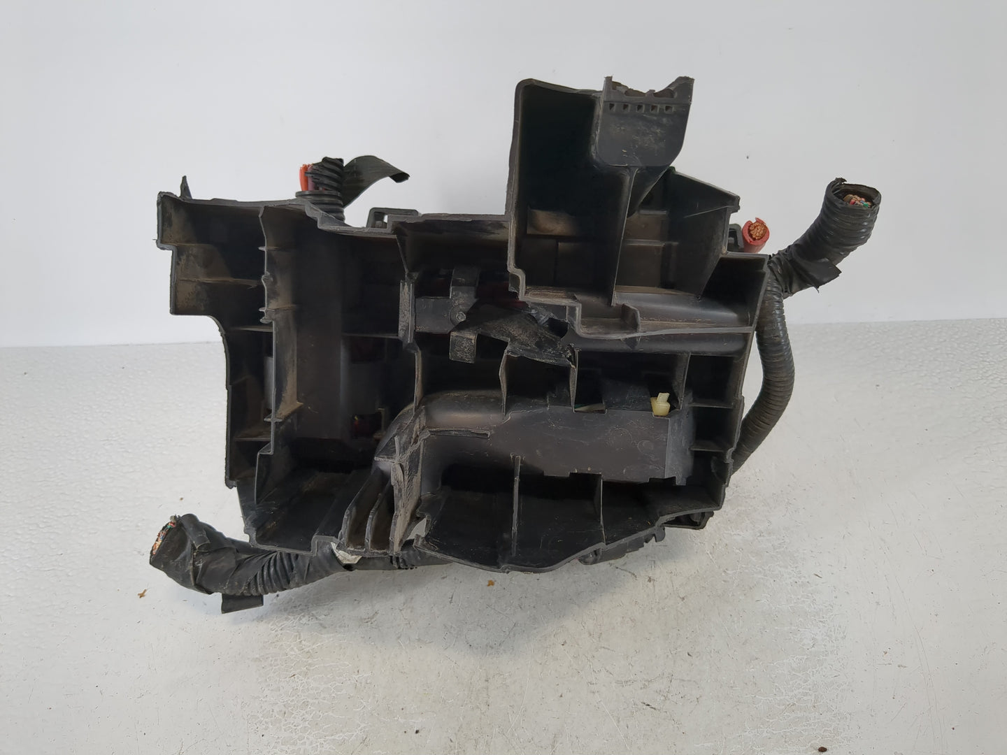 2006-2007 Buick Lucerne Fusebox Fuse Box Panel Relay Module P/N:15812666 Fits Fits 2006 2007 OEM Used Auto Parts - Oemusedau