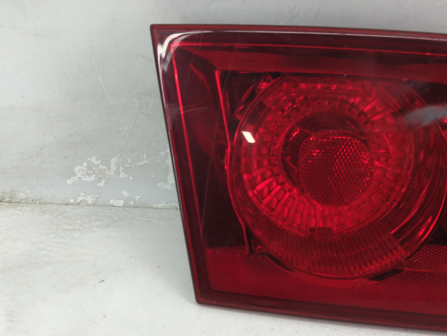 2006-2011 Buick Lucerne Driver Left Side Deck Lid Mounted Tail Light - Oemusedautoparts1.com