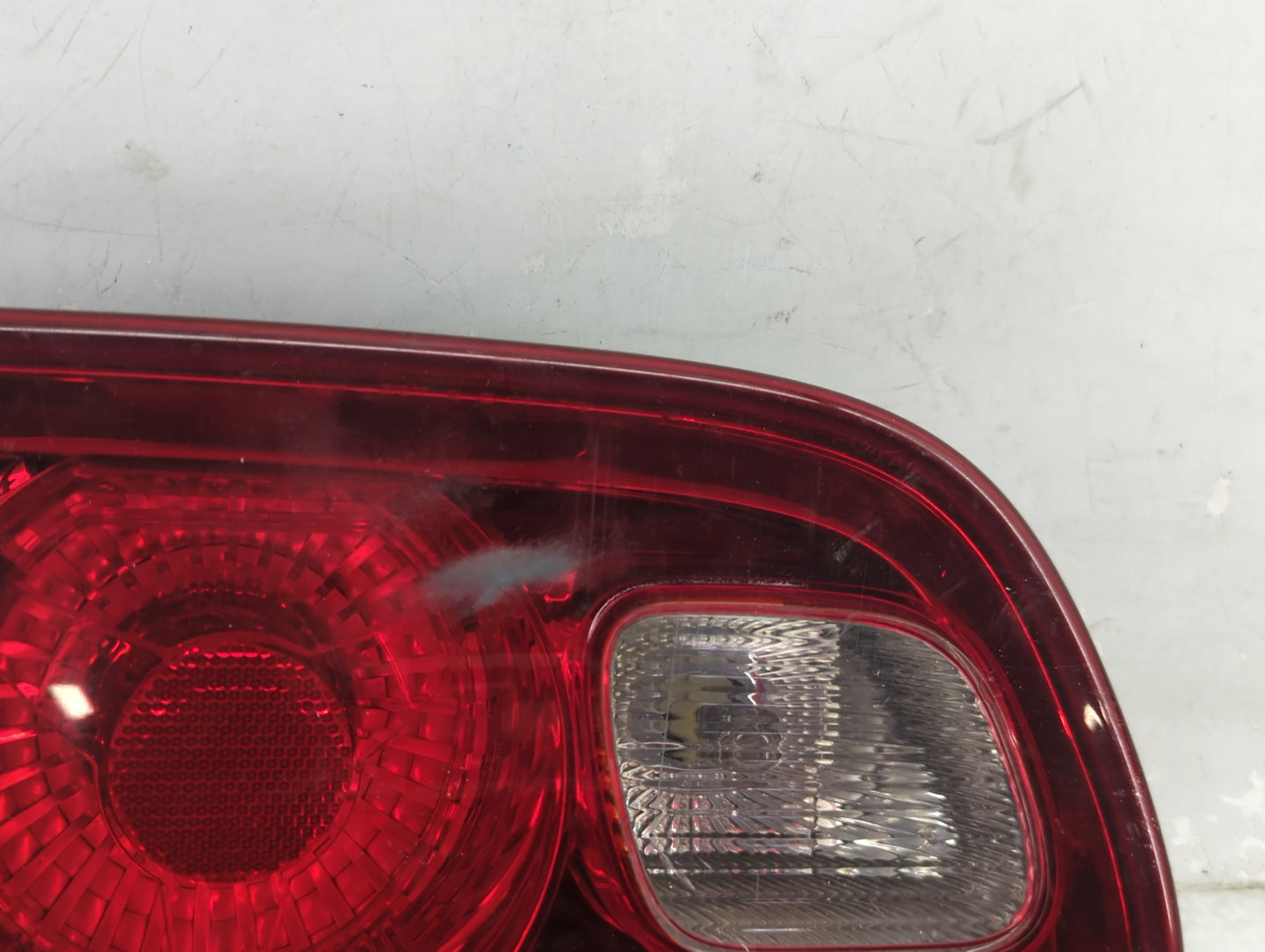 2006-2011 Buick Lucerne Driver Left Side Deck Lid Mounted Tail Light - Oemusedautoparts1.com
