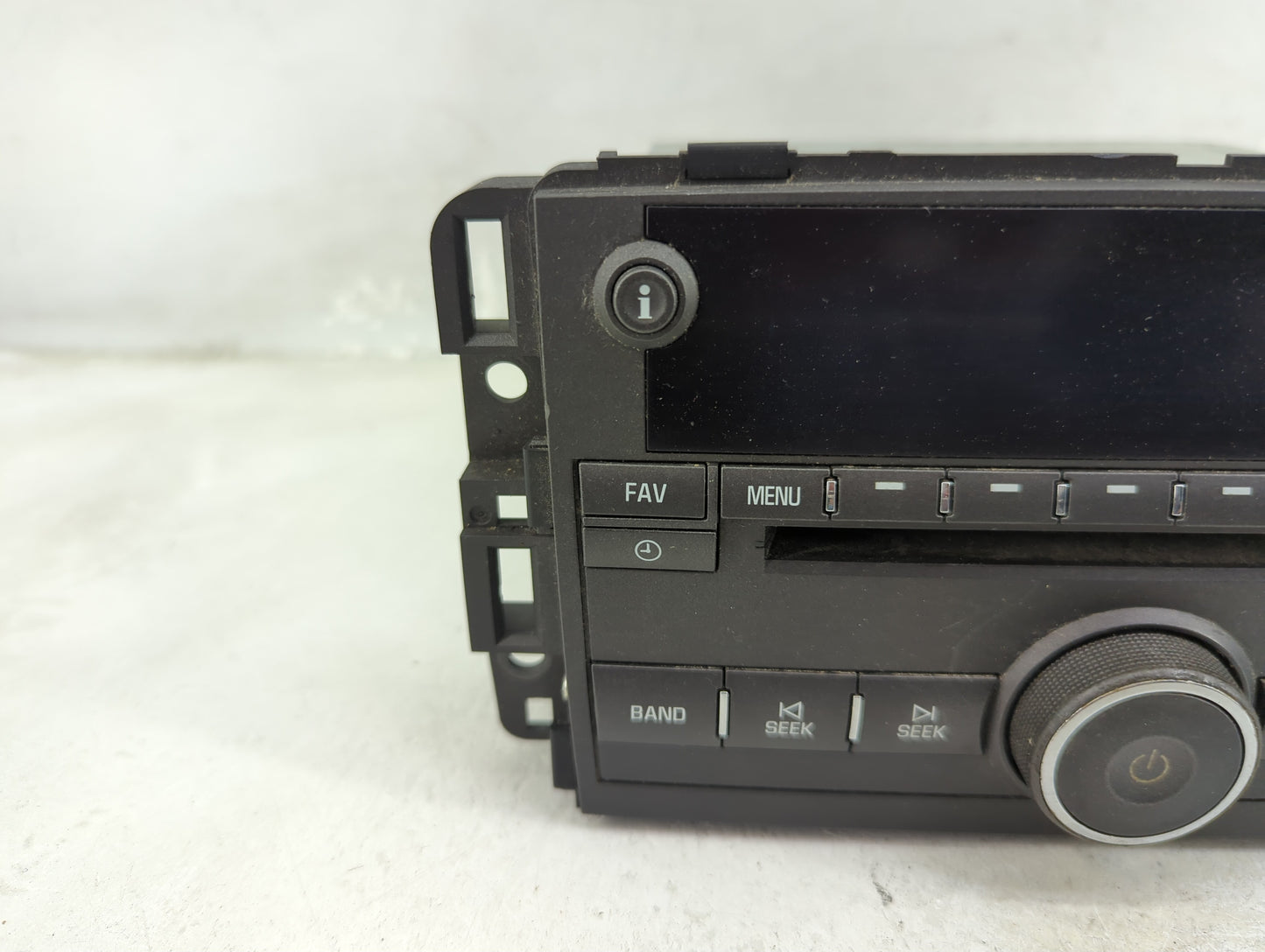 2006 Buick Lucerne Radio AM FM Cd Player Receiver Replacement Fits OEM Used Auto Parts - Oemusedautoparts1.com