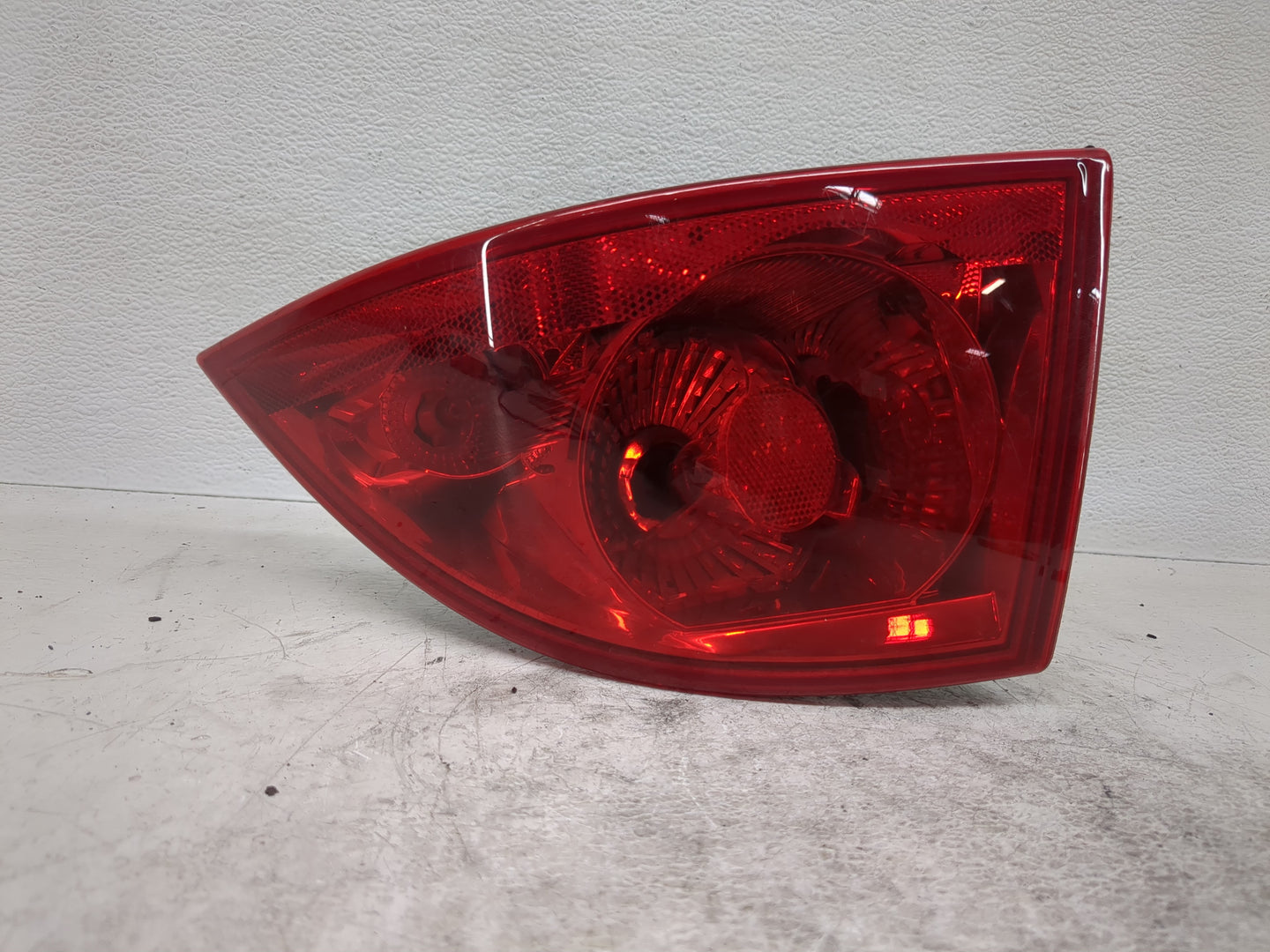 2006-2011 Buick Lucerne Tail Light Assembly Passenger Right OEM P/N:25754858 Fits Fits 2006 2007 2008 2009 2010 2011 OEM Use