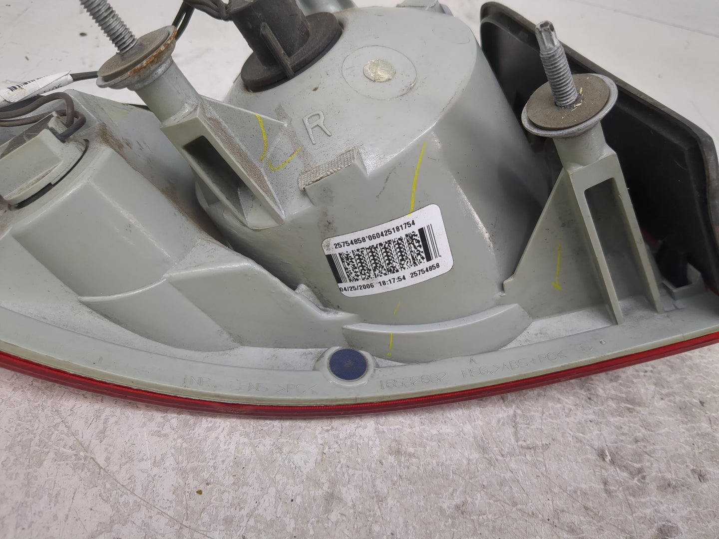 2006-2011 Buick Lucerne Tail Light Assembly Passenger Right OEM P/N:25754858 Fits Fits 2006 2007 2008 2009 2010 2011 OEM Use