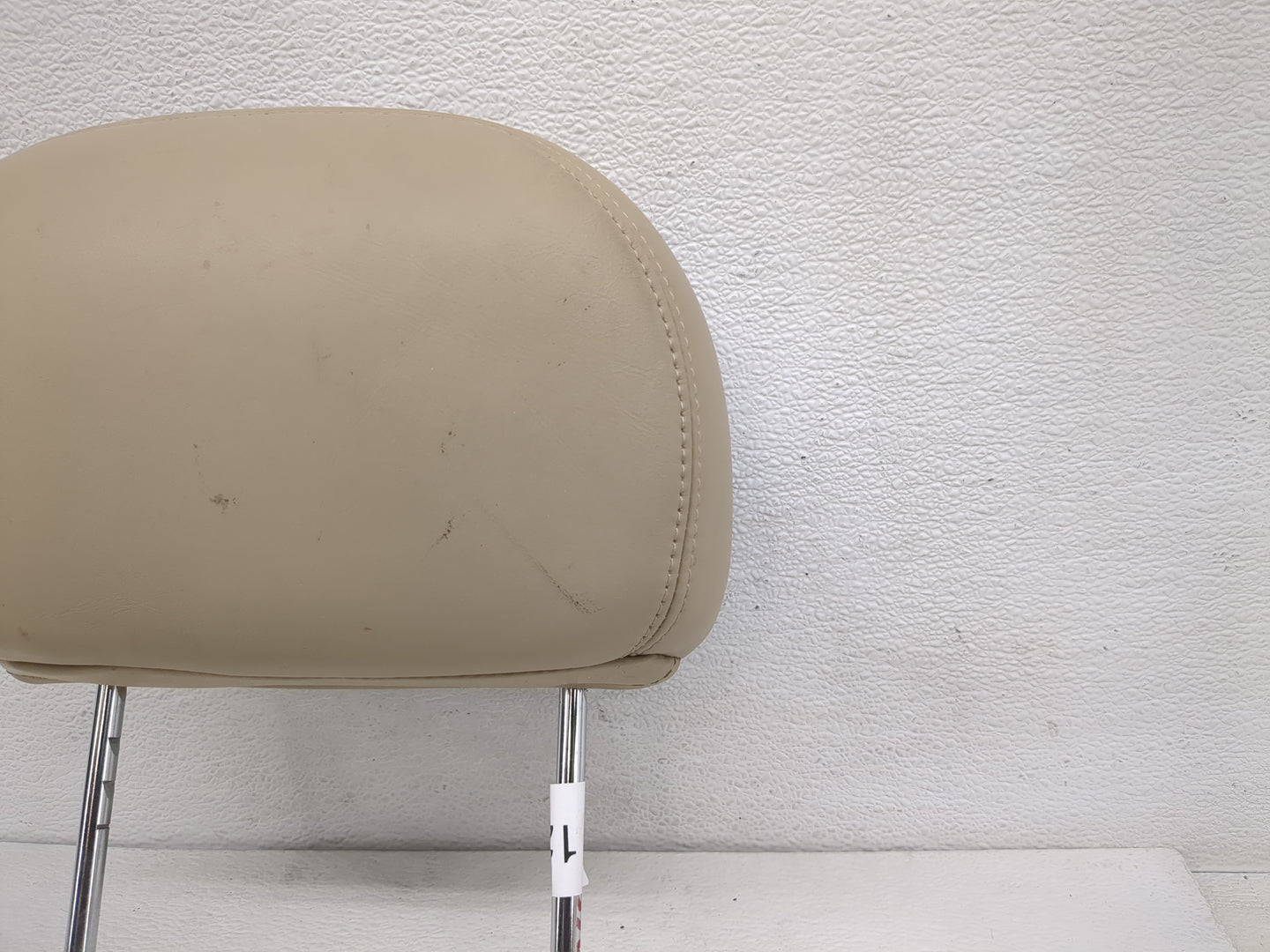 2006-2010 Buick Lucerne Headrest Head Rest Rear Seat Fits Fits 2006 2007 2008 2009 2010 OEM Used Auto Parts - Oemusedautopar