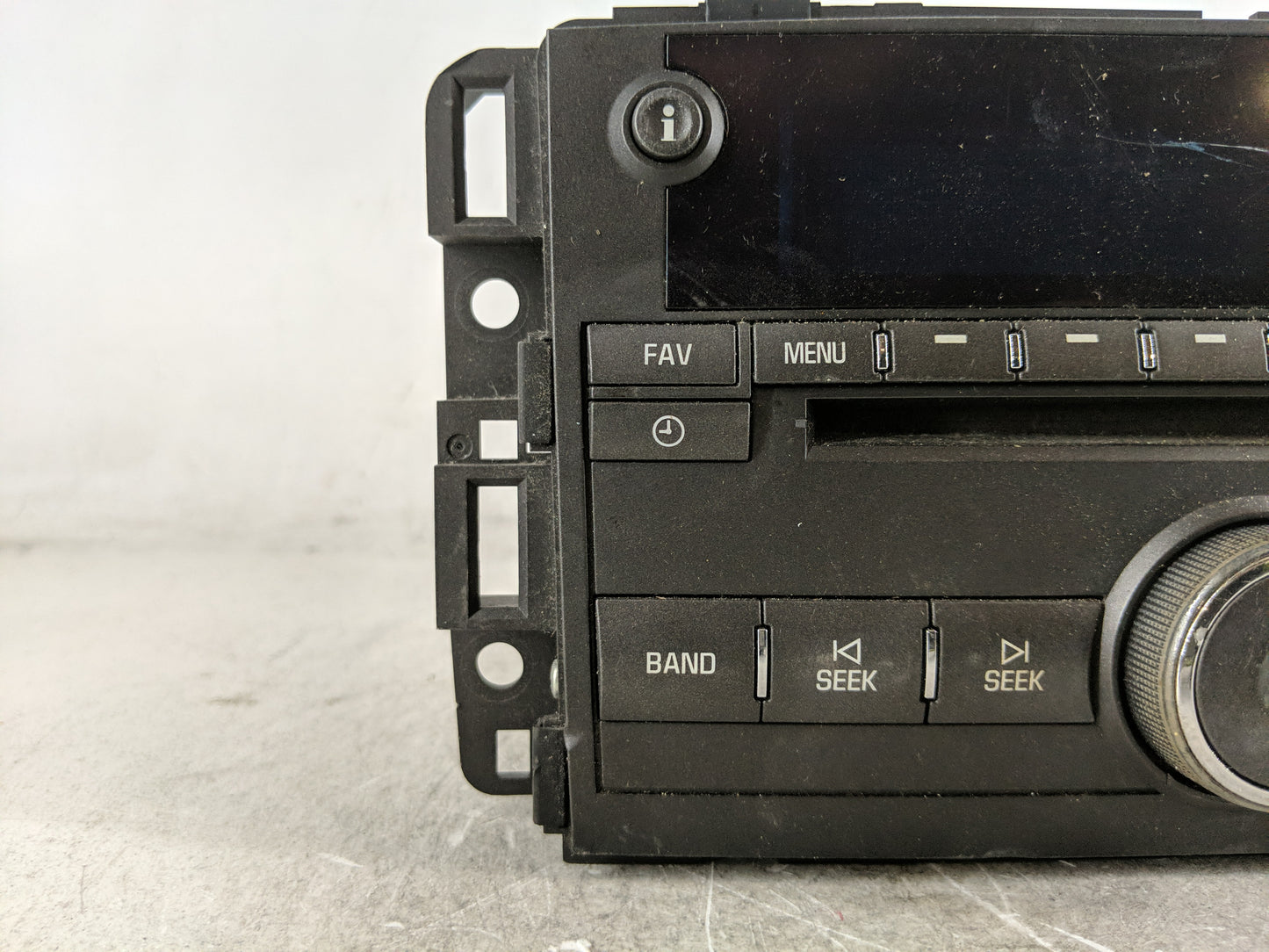 2006 Buick Lucerne Radio AM FM Cd Player Receiver Replacement P/N:15871700 Fits OEM Used Auto Parts - Oemusedautoparts1.com