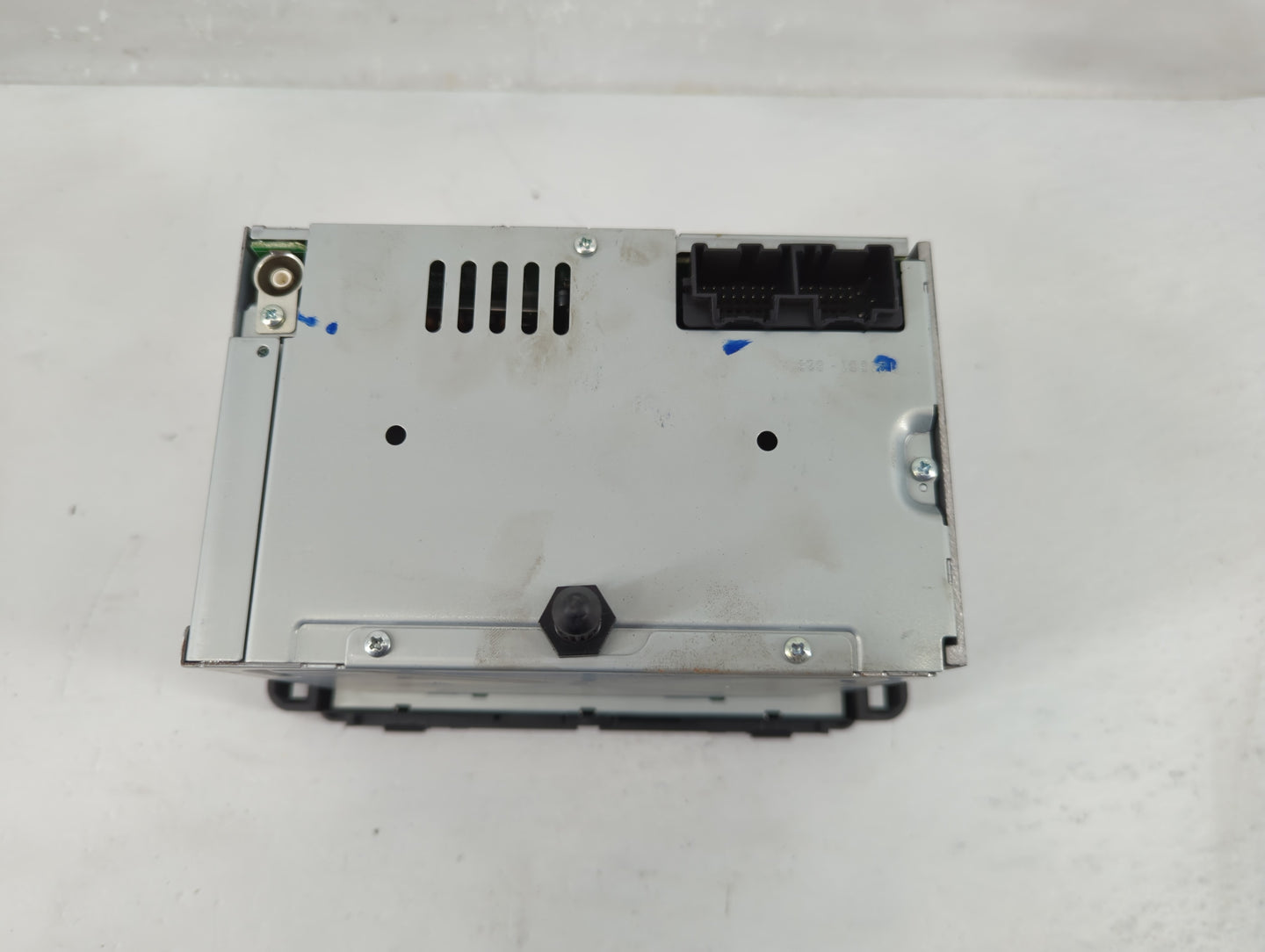 2006 Buick Lucerne Radio AM FM Cd Player Receiver Replacement P/N:15797874 Fits OEM Used Auto Parts - Oemusedautoparts1.com
