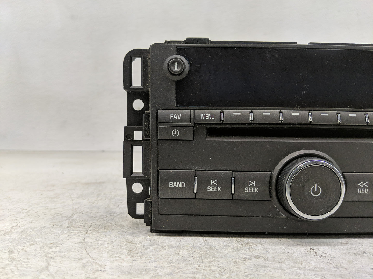 2006 Buick Lucerne Radio AM FM Cd Player Receiver Replacement P/N:15871700 Fits OEM Used Auto Parts - Oemusedautoparts1.com