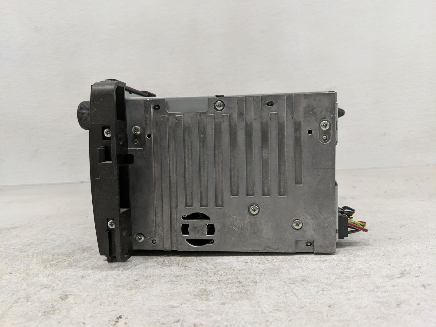 2006 Buick Lucerne Radio AM FM Cd Player Receiver Replacement P/N:15871700 Fits OEM Used Auto Parts - Oemusedautoparts1.com