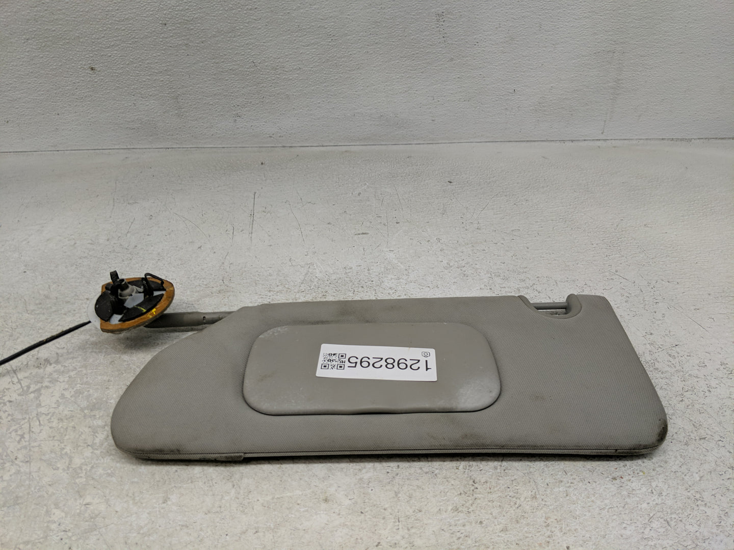2006-2011 Buick Lucerne Sun Visor Shade Replacement Driver Left Mirror Fits Fits 2006 2007 2008 2009 2010 2011 OEM Used Auto