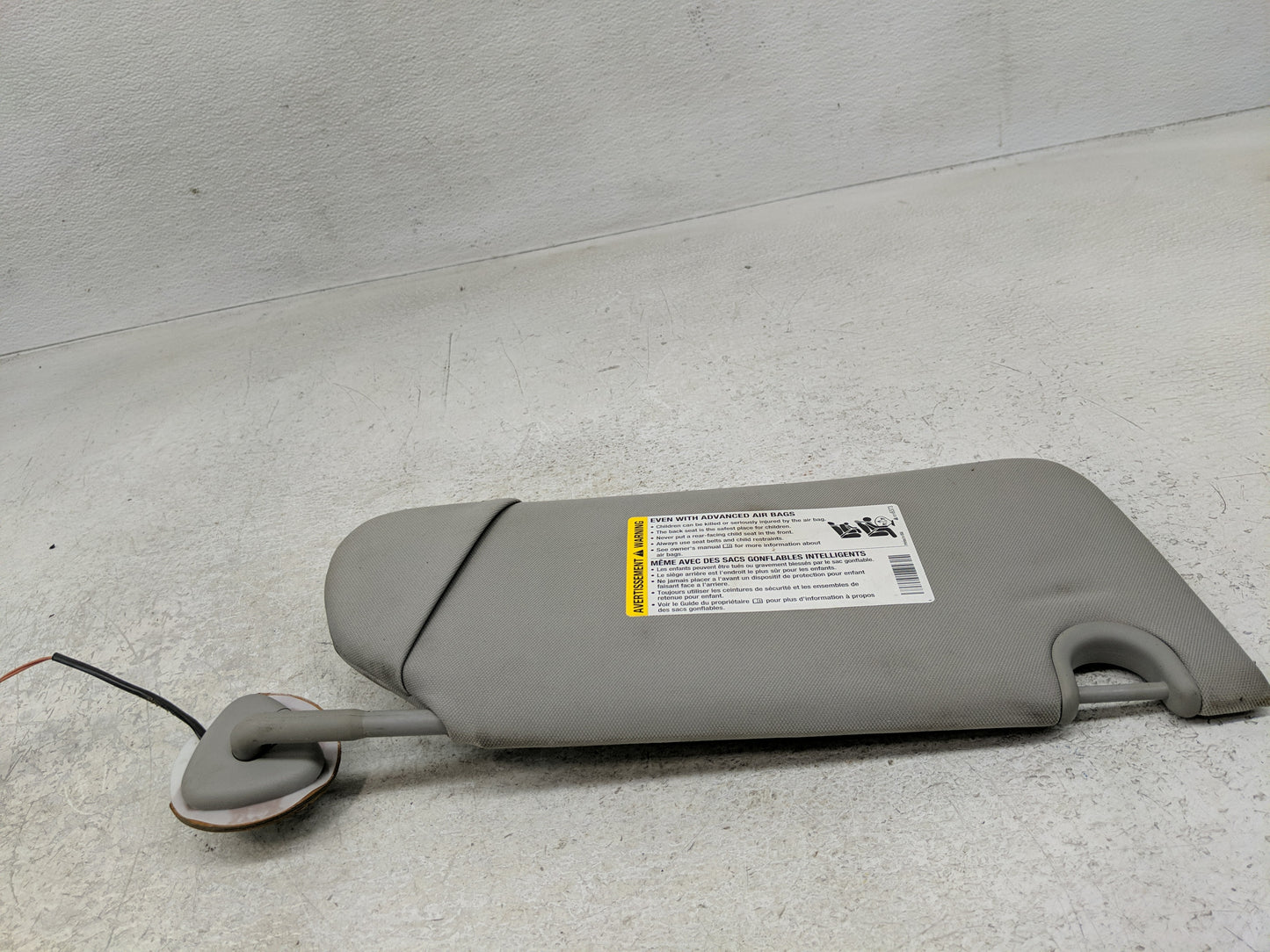 2006-2011 Buick Lucerne Sun Visor Shade Replacement Driver Left Mirror Fits Fits 2006 2007 2008 2009 2010 2011 OEM Used Auto