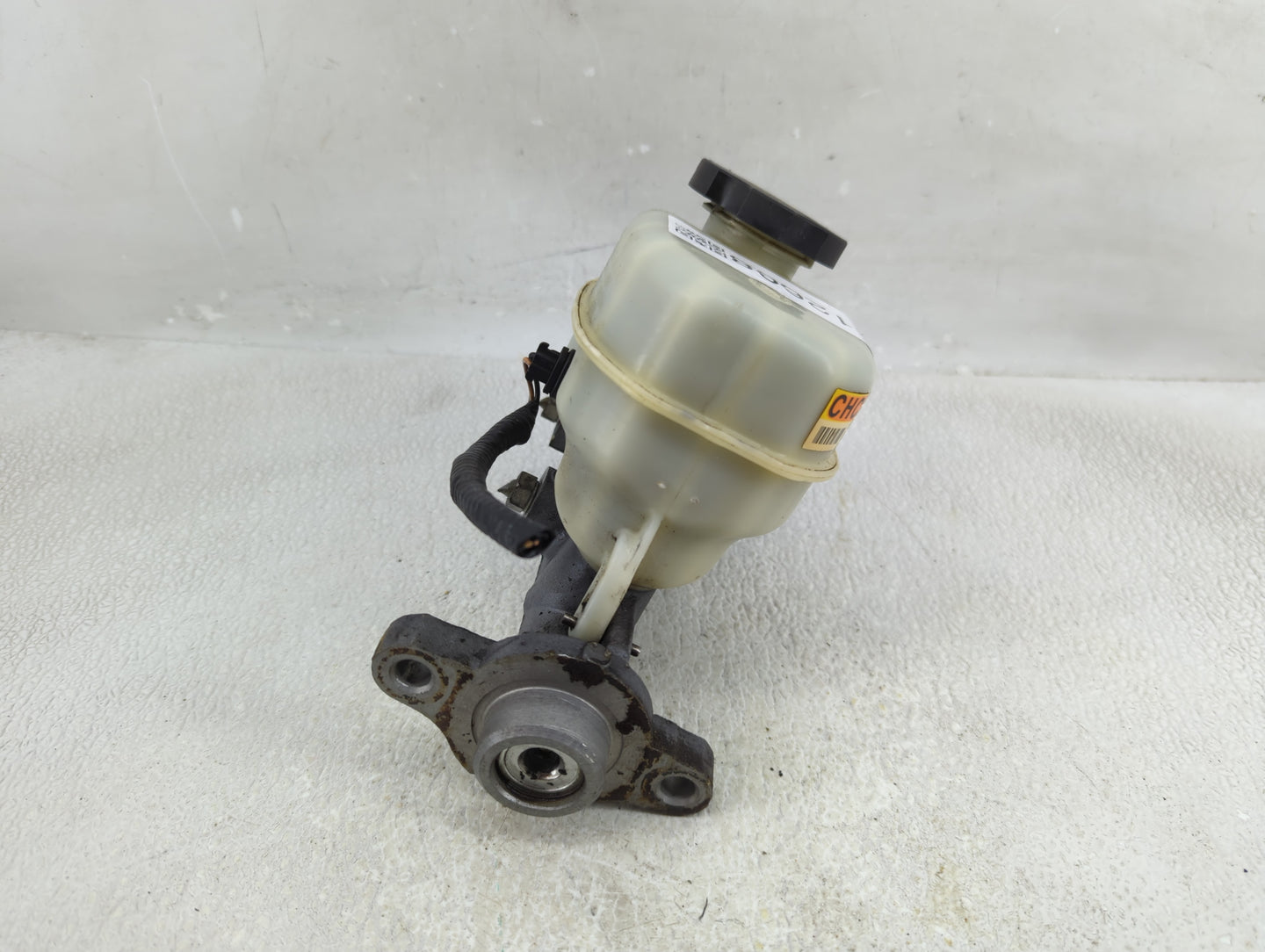 2006-2008 Buick Lucerne Brake Master Cylinder - Oemusedautoparts1.com