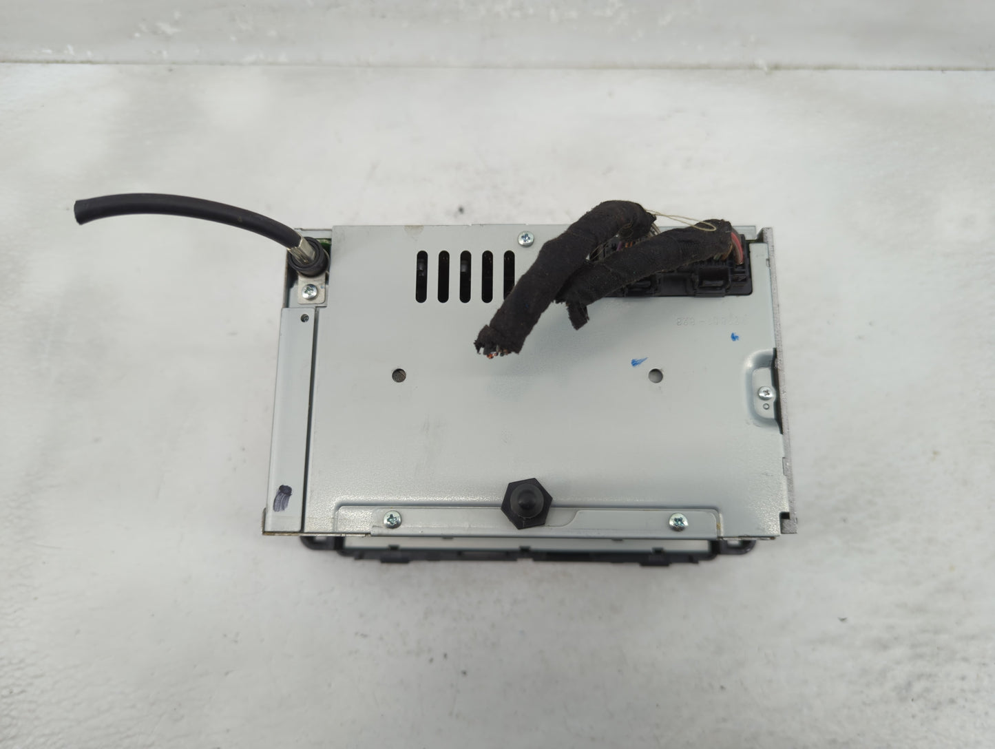 2006 Buick Lucerne Radio AM FM Cd Player Receiver Replacement P/N:15871701 Fits OEM Used Auto Parts - Oemusedautoparts1.com