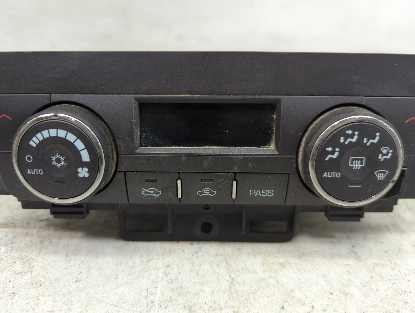 2006 Buick Lucerne Climate Control Module Temperature AC/Heater Replacement P/N:15861055 MX237000-1634 Fits OEM Used Auto Pa