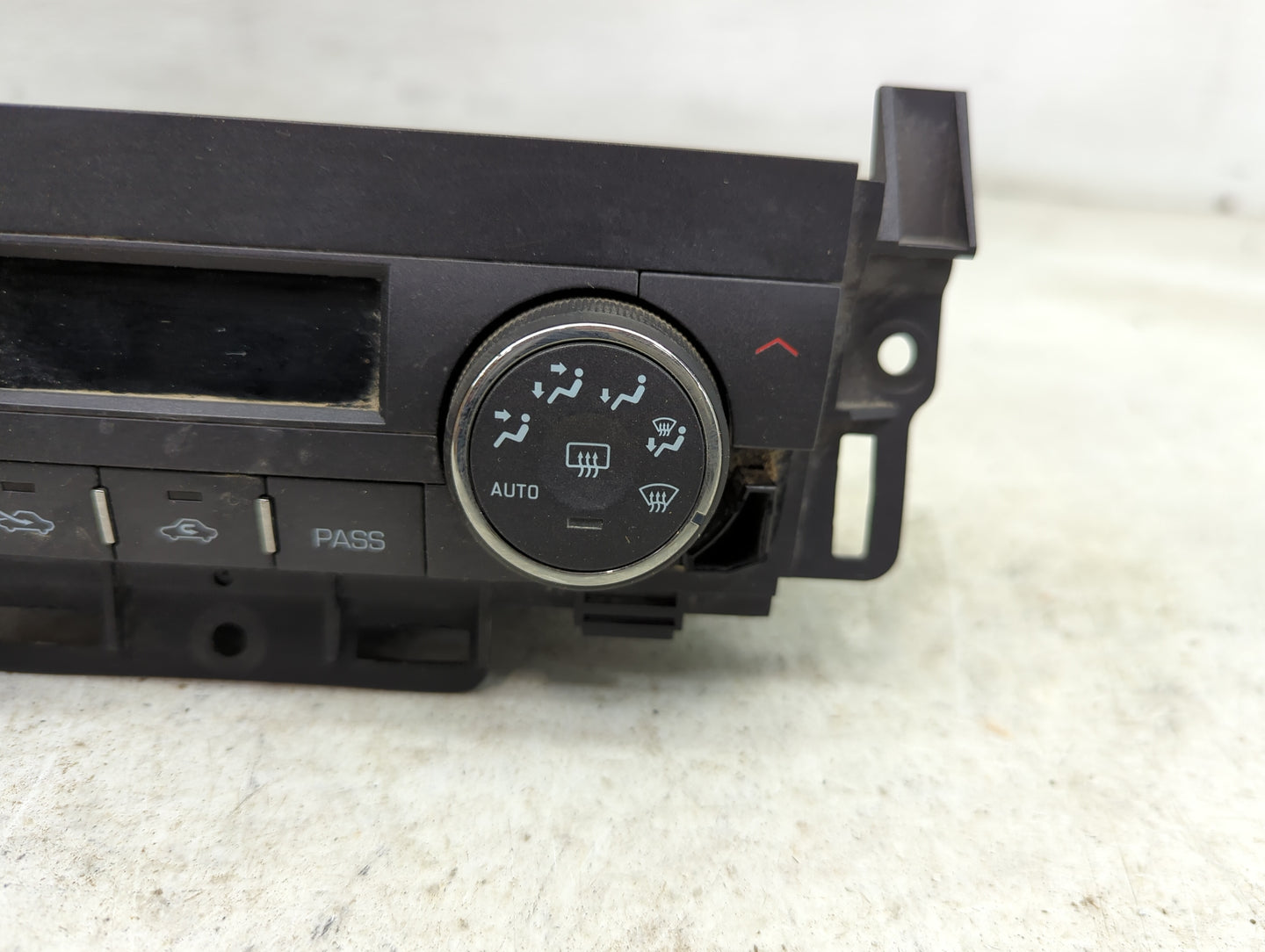 2006 Buick Lucerne Climate Control Module Temperature AC/Heater Replacement P/N:15861055 MX237000-1634 Fits OEM Used Auto Pa