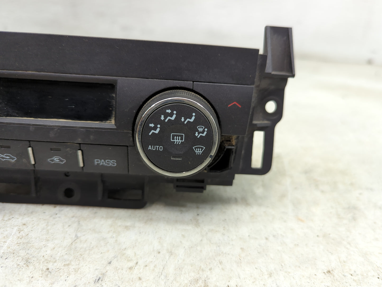 2006 Buick Lucerne Climate Control Module Temperature AC/Heater Replacement P/N:15861055 MX237000-1634 Fits OEM Used Auto Pa