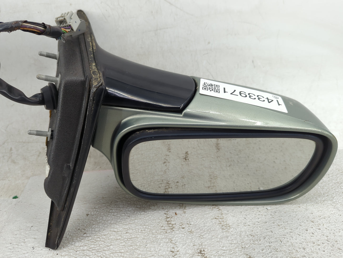 2006-2007 Buick Lucerne Driver Side View Mirror - Left Door Mirror OEM Used - Oemusedautoparts1.com