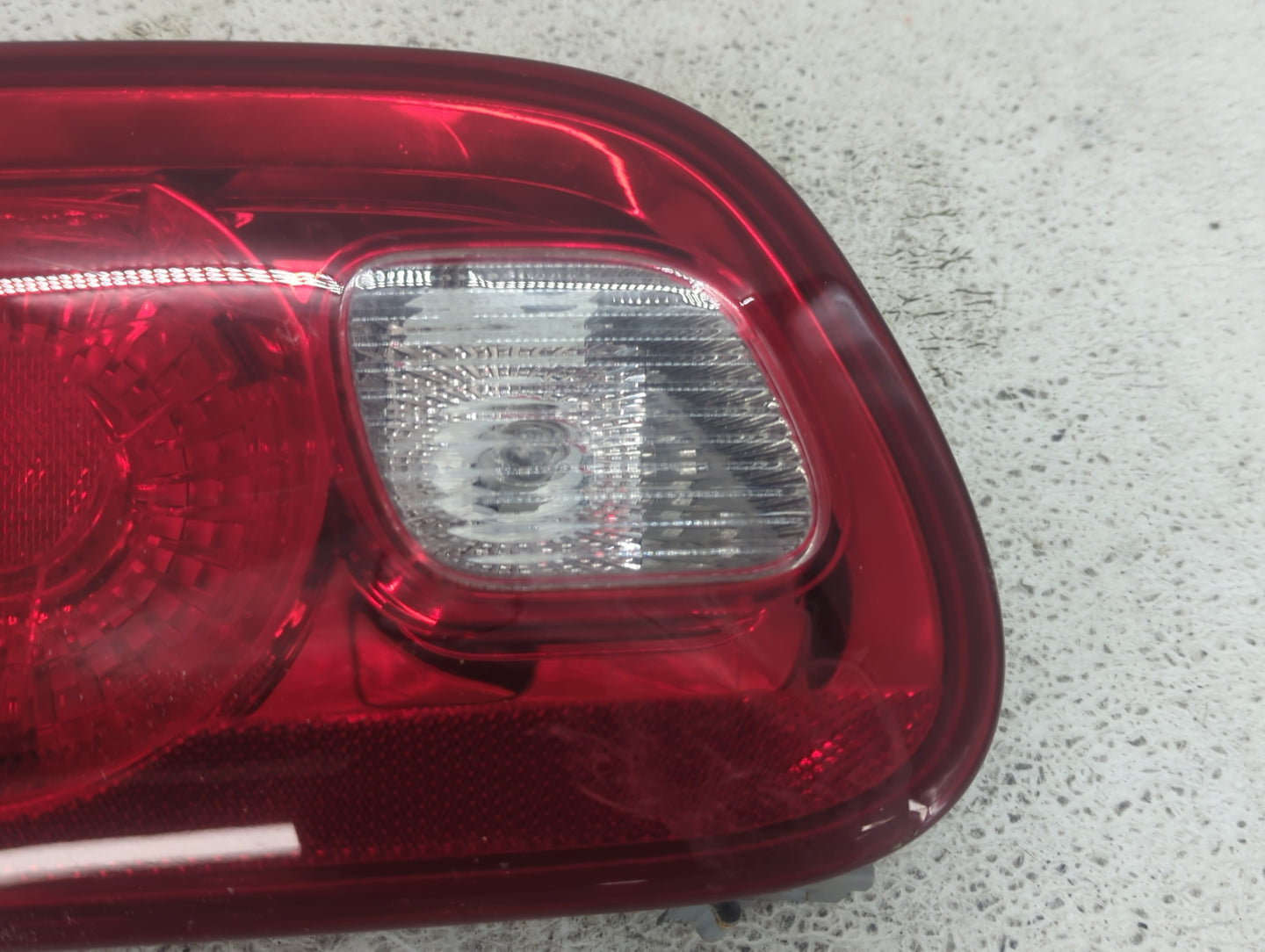 2006-2011 Buick Lucerne Tail Light Assembly Driver Left OEM P/N:25754857 Fits Fits 2006 2007 2008 2009 2010 2011 OEM Used Au