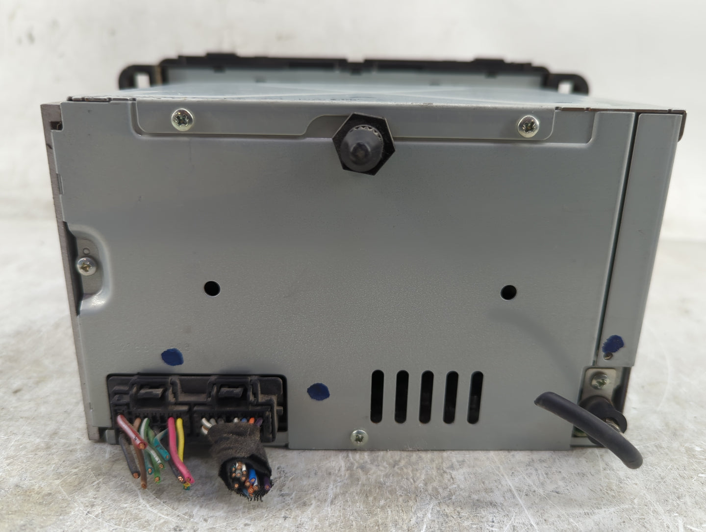 2006 Buick Lucerne Radio AM FM Cd Player Receiver Replacement Fits OEM Used Auto Parts - Oemusedautoparts1.com