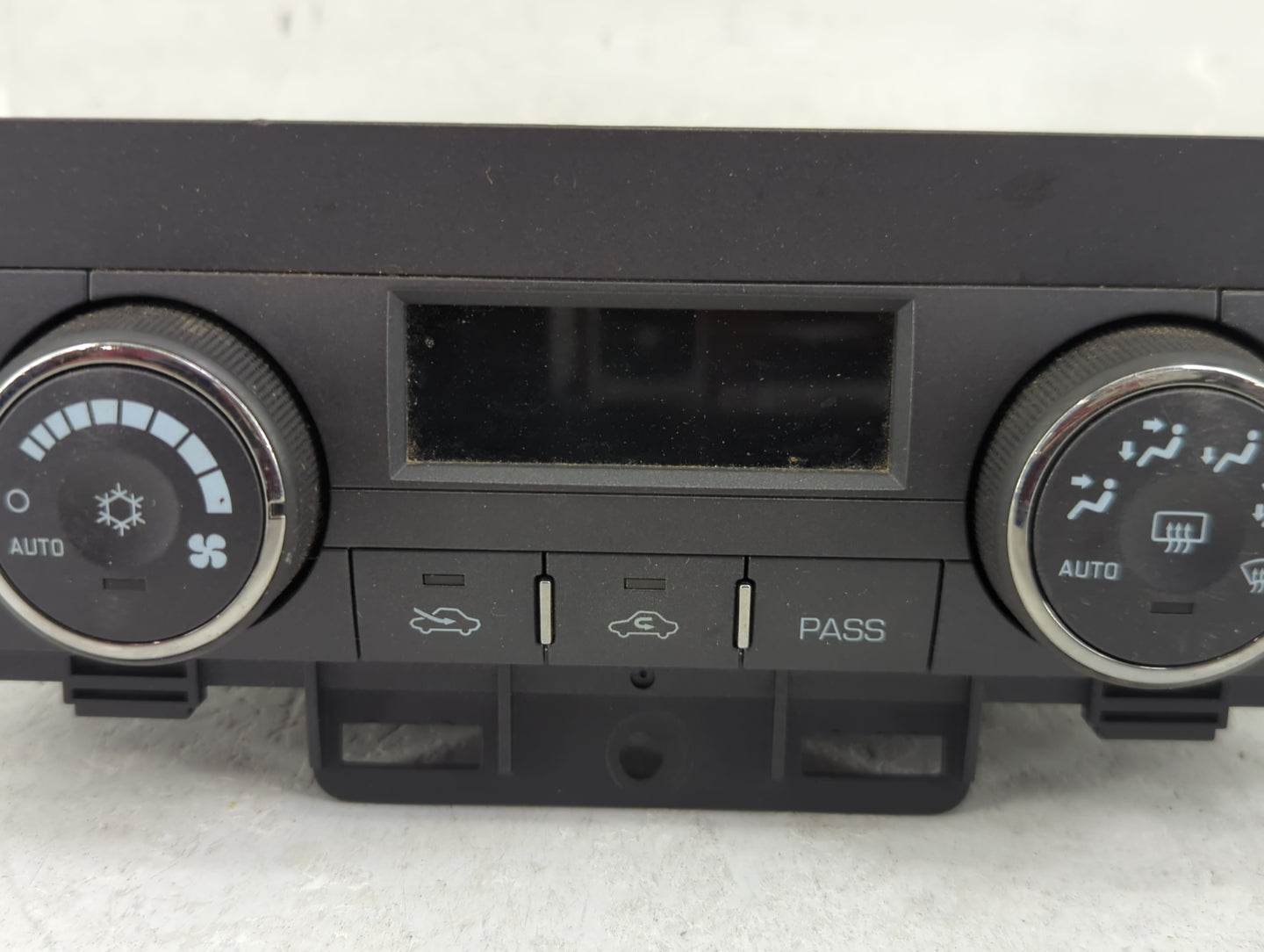 2006 Buick Lucerne Climate Control Module Temperature AC/Heater Replacement P/N:15861055 MX237000-1634 Fits OEM Used Auto Pa