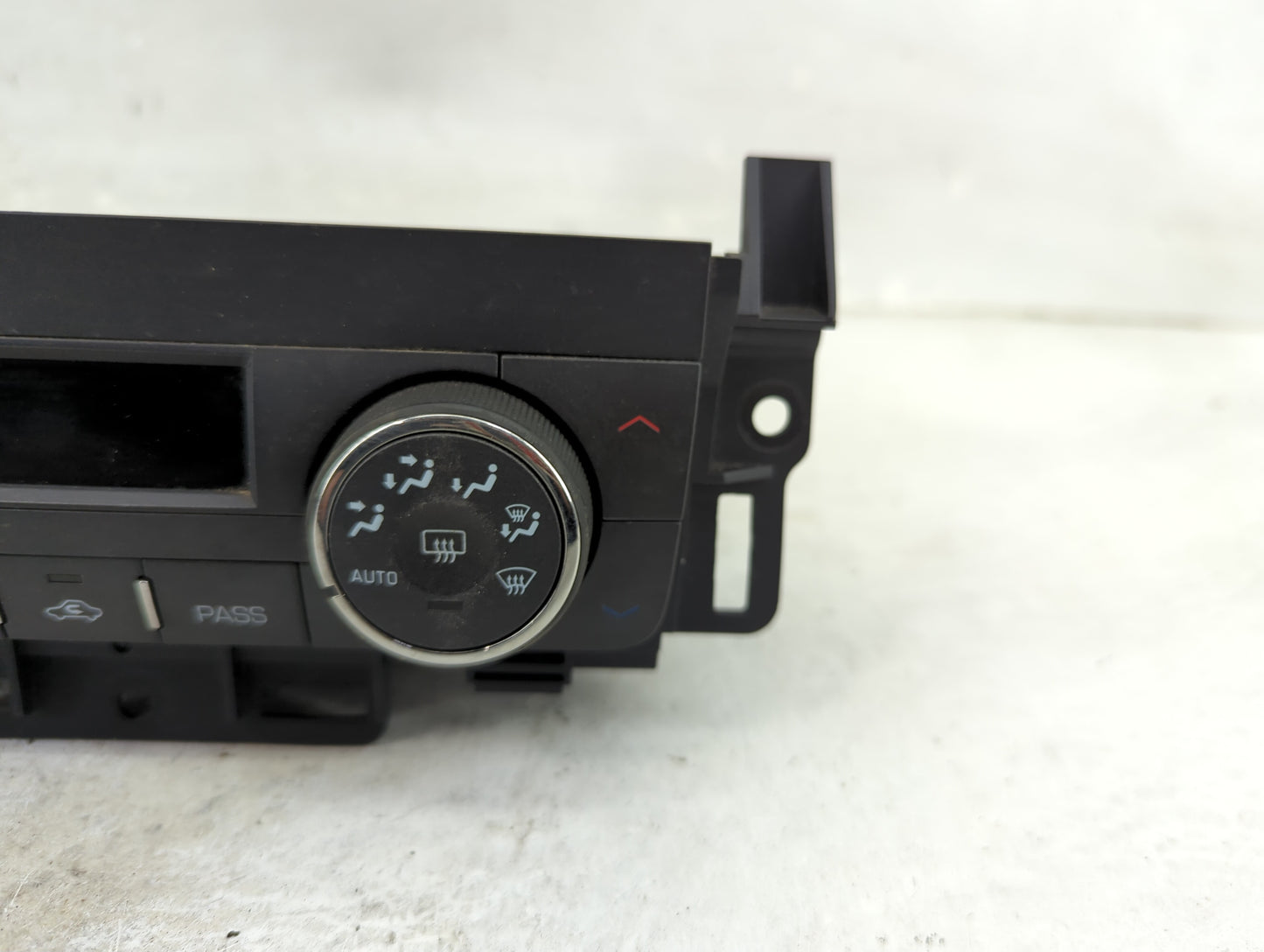2006 Buick Lucerne Climate Control Module Temperature AC/Heater Replacement P/N:15861055 Fits OEM Used Auto Parts - Oemuseda