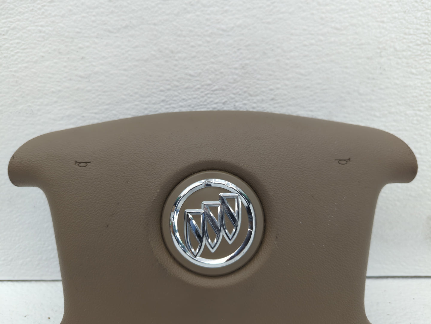 2006 Buick Lucerne Air Bag Driver Left Steering Wheel Mounted Fits OEM Used Auto Parts - Oemusedautoparts1.com