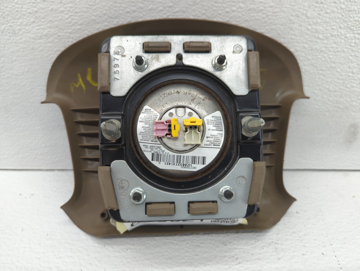 2006 Buick Lucerne Air Bag Driver Left Steering Wheel Mounted Fits OEM Used Auto Parts - Oemusedautoparts1.com