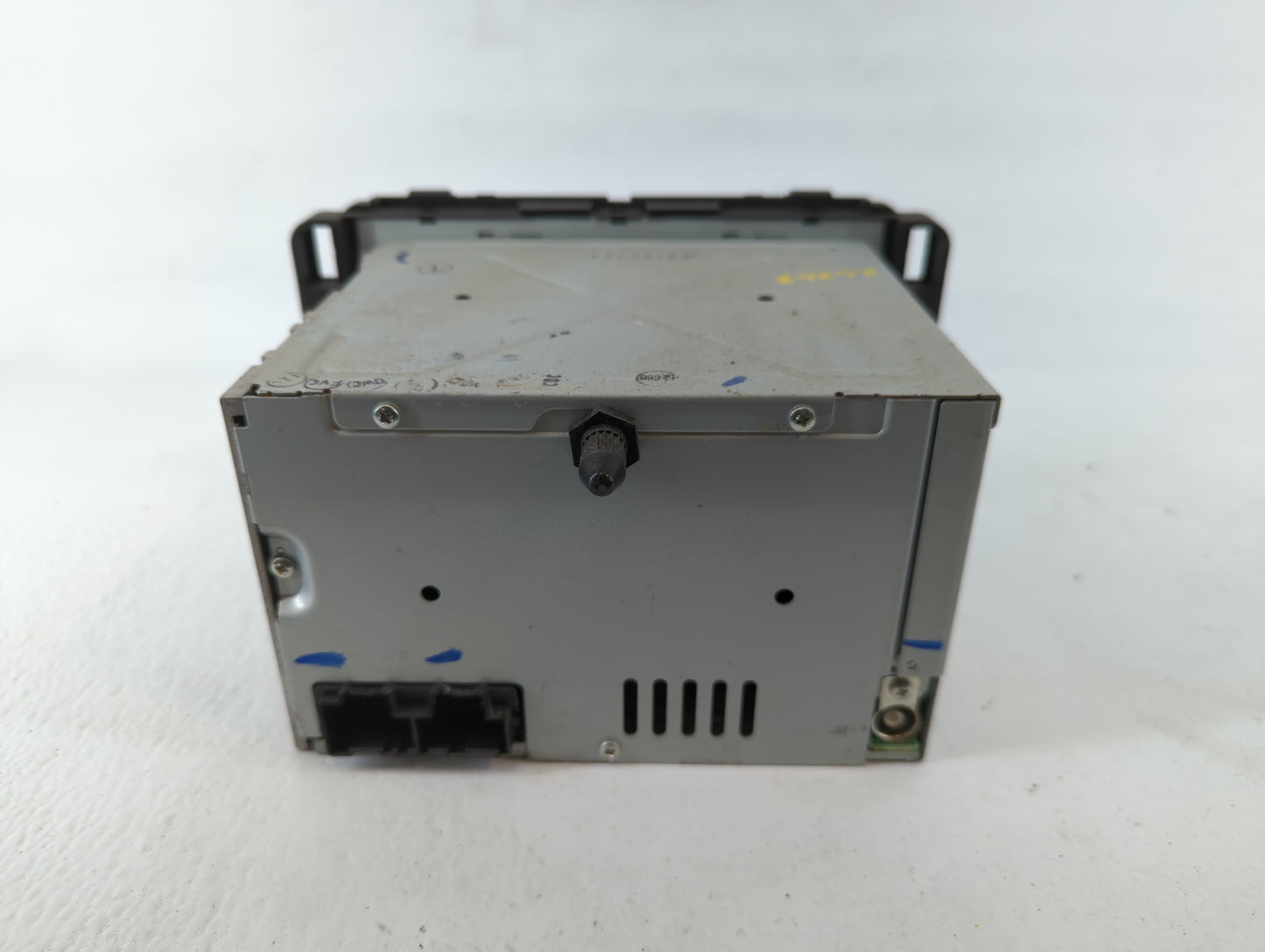 2006-2006 Buick Lucerne Am Fm Cd Player Radio Receiver - Oemusedautoparts1.com