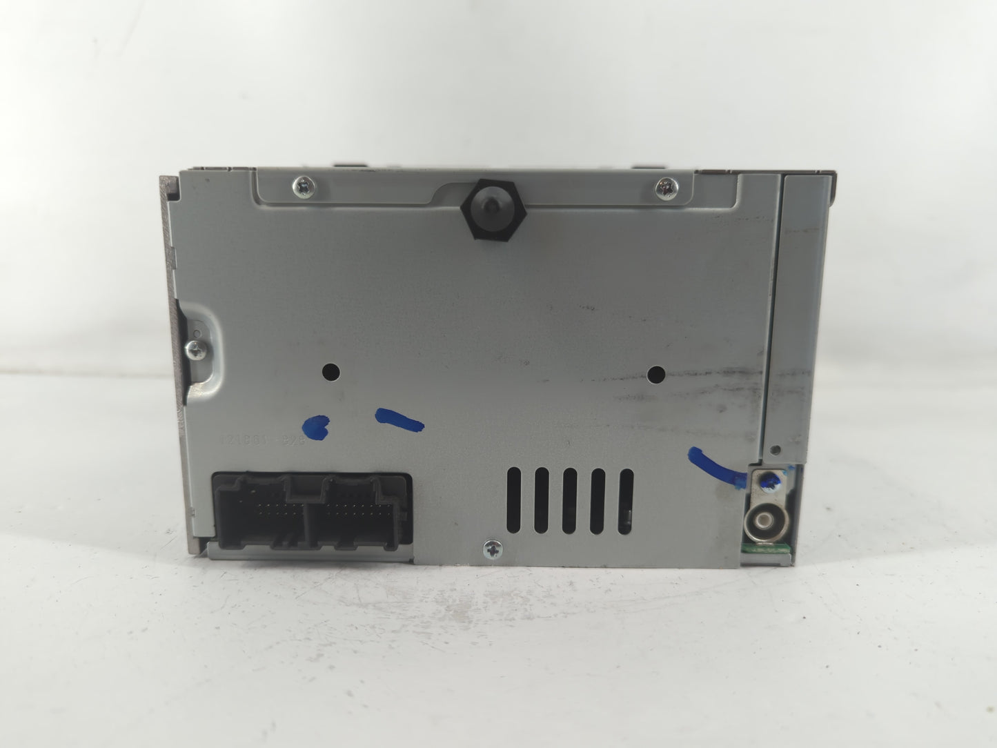 2006 Buick Lucerne Radio AM FM Cd Player Receiver Replacement P/N:15871700 Fits OEM Used Auto Parts - Oemusedautoparts1.com
