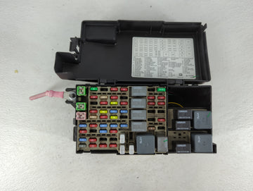 2006-2007 Buick Lucerne Fusebox Fuse Box Panel Relay Module P/N:15825718 Fits Fits 2006 2007 OEM Used Auto Parts
