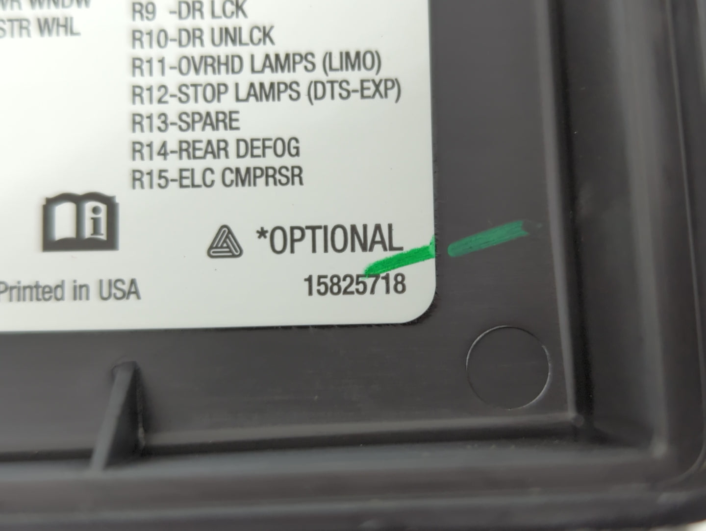 2006-2007 Buick Lucerne Fusebox Fuse Box Panel Relay Module P/N:15825718 Fits Fits 2006 2007 OEM Used Auto Parts - Oemusedau