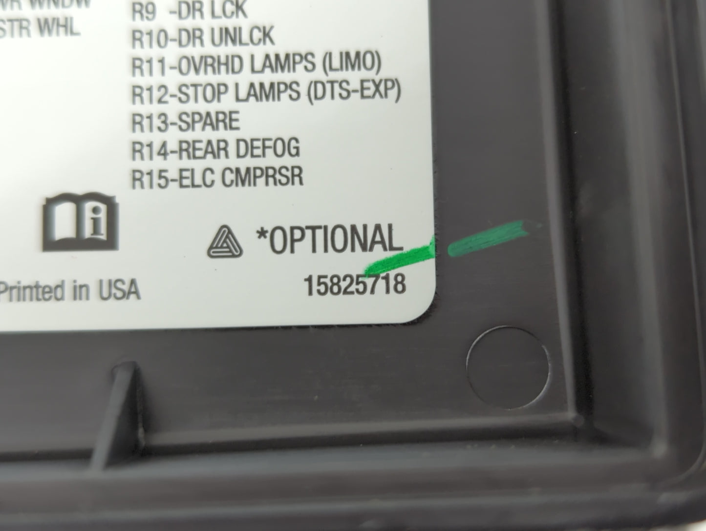 2006-2007 Buick Lucerne Fusebox Fuse Box Panel Relay Module P/N:15825718 Fits Fits 2006 2007 OEM Used Auto Parts - Oemusedau