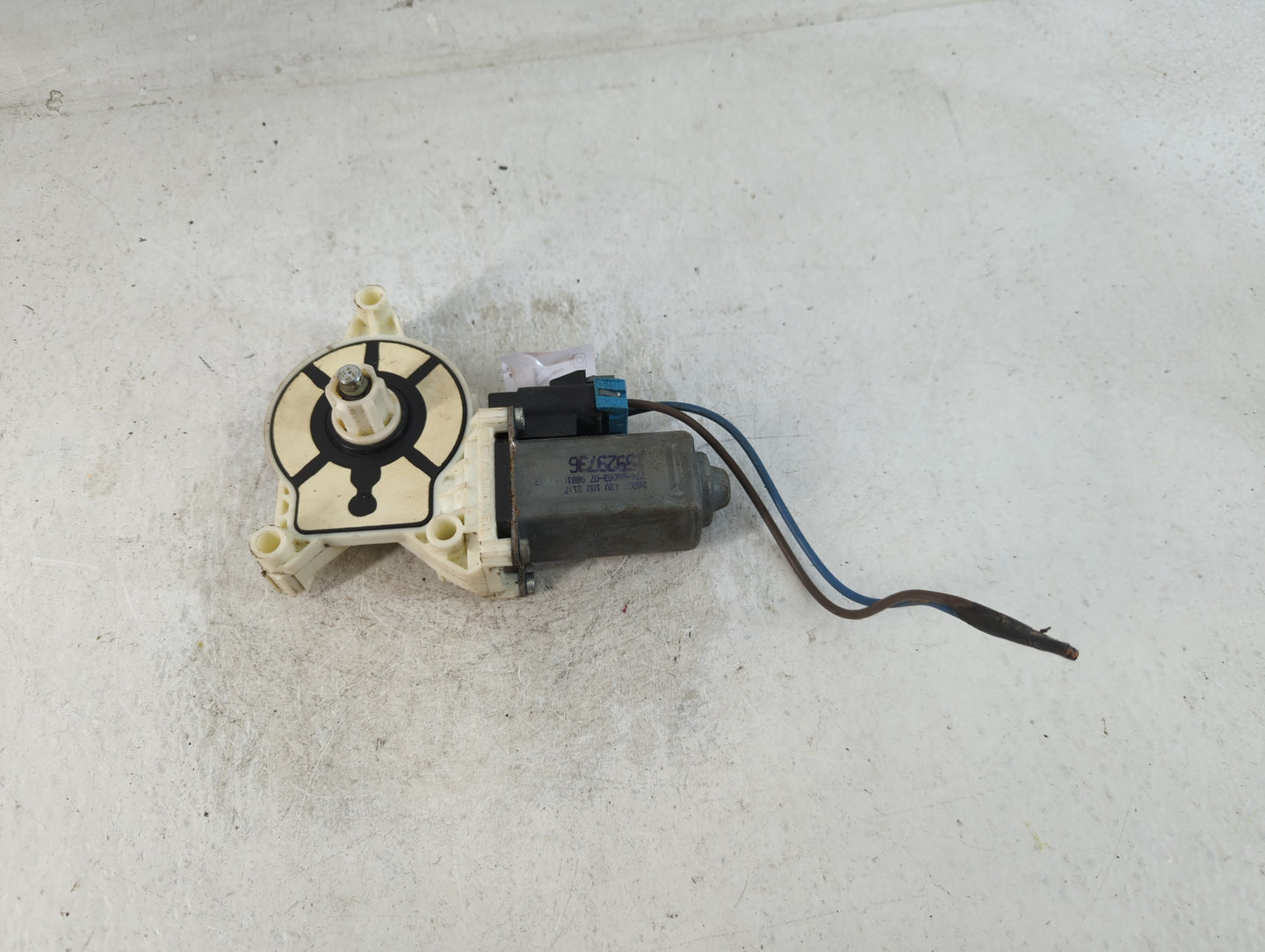 2006-2011 Buick Lucerne Passenger Front Right Power Window Motor - Oemusedautoparts1.com