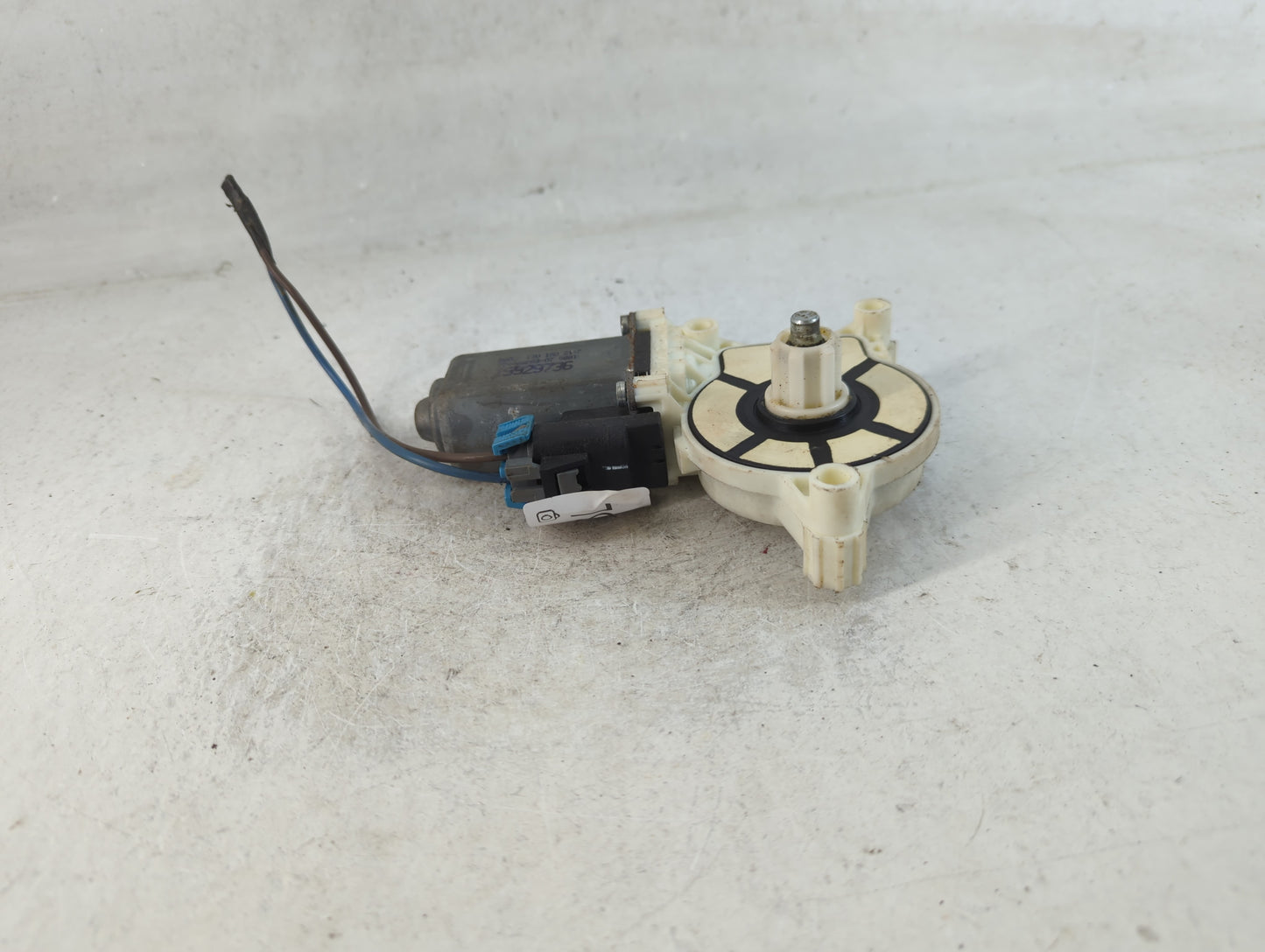 2006-2011 Buick Lucerne Passenger Front Right Power Window Motor - Oemusedautoparts1.com