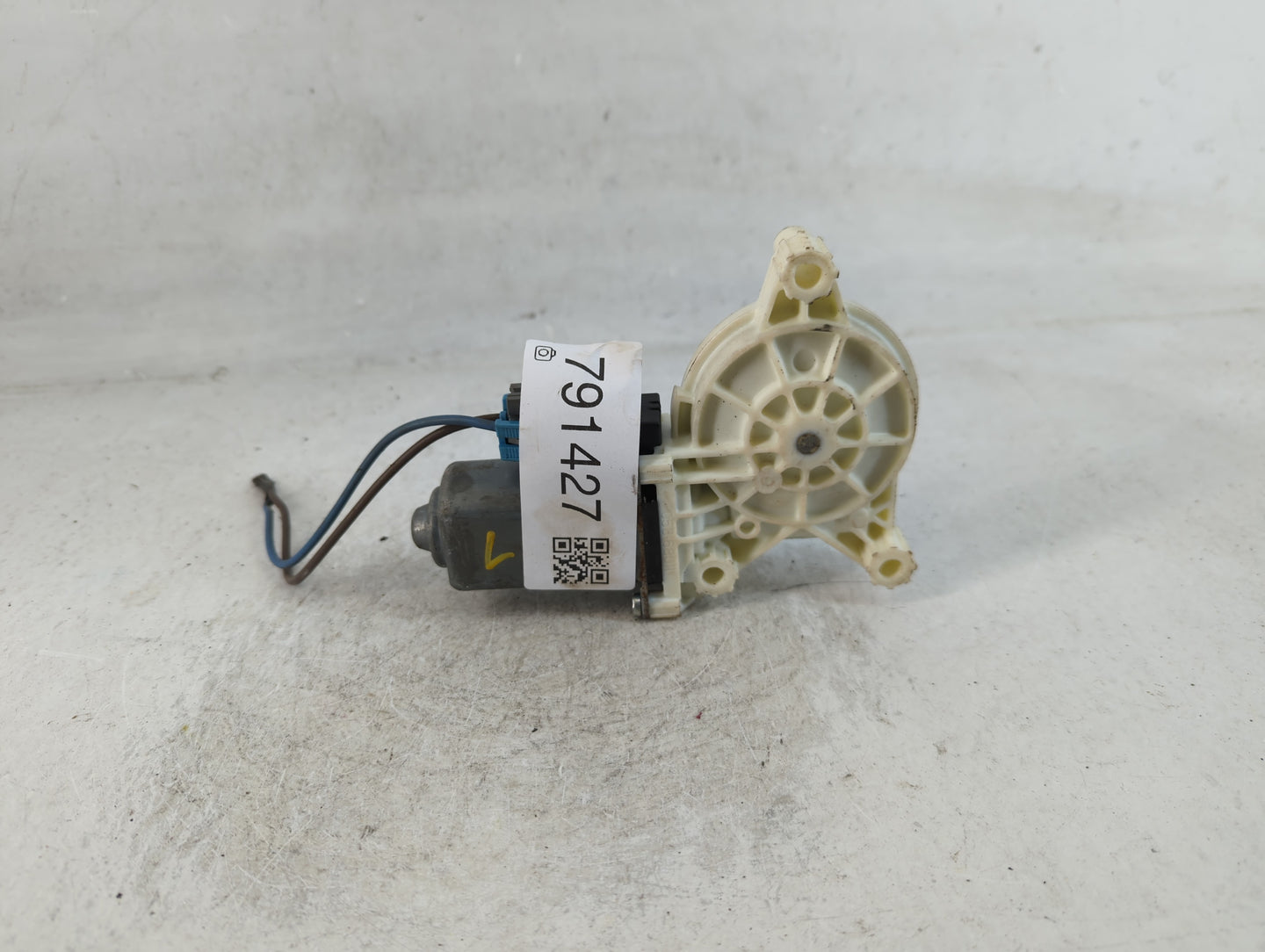 2006-2011 Buick Lucerne Passenger Front Right Power Window Motor - Oemusedautoparts1.com