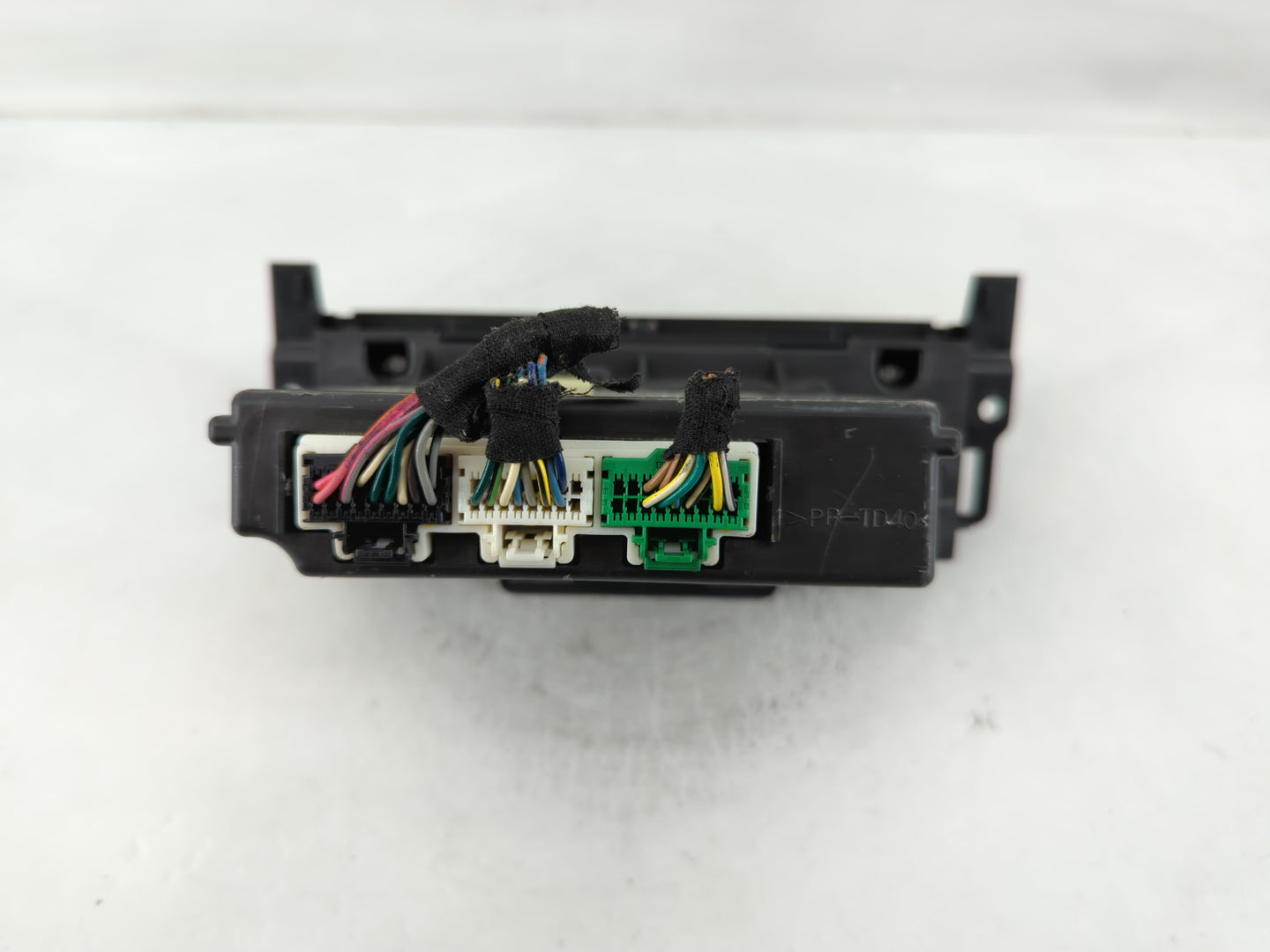 2006 Buick Lucerne Climate Control Module Temperature AC/Heater Replacement P/N:15861055 Fits OEM Used Auto Parts - Oemuseda