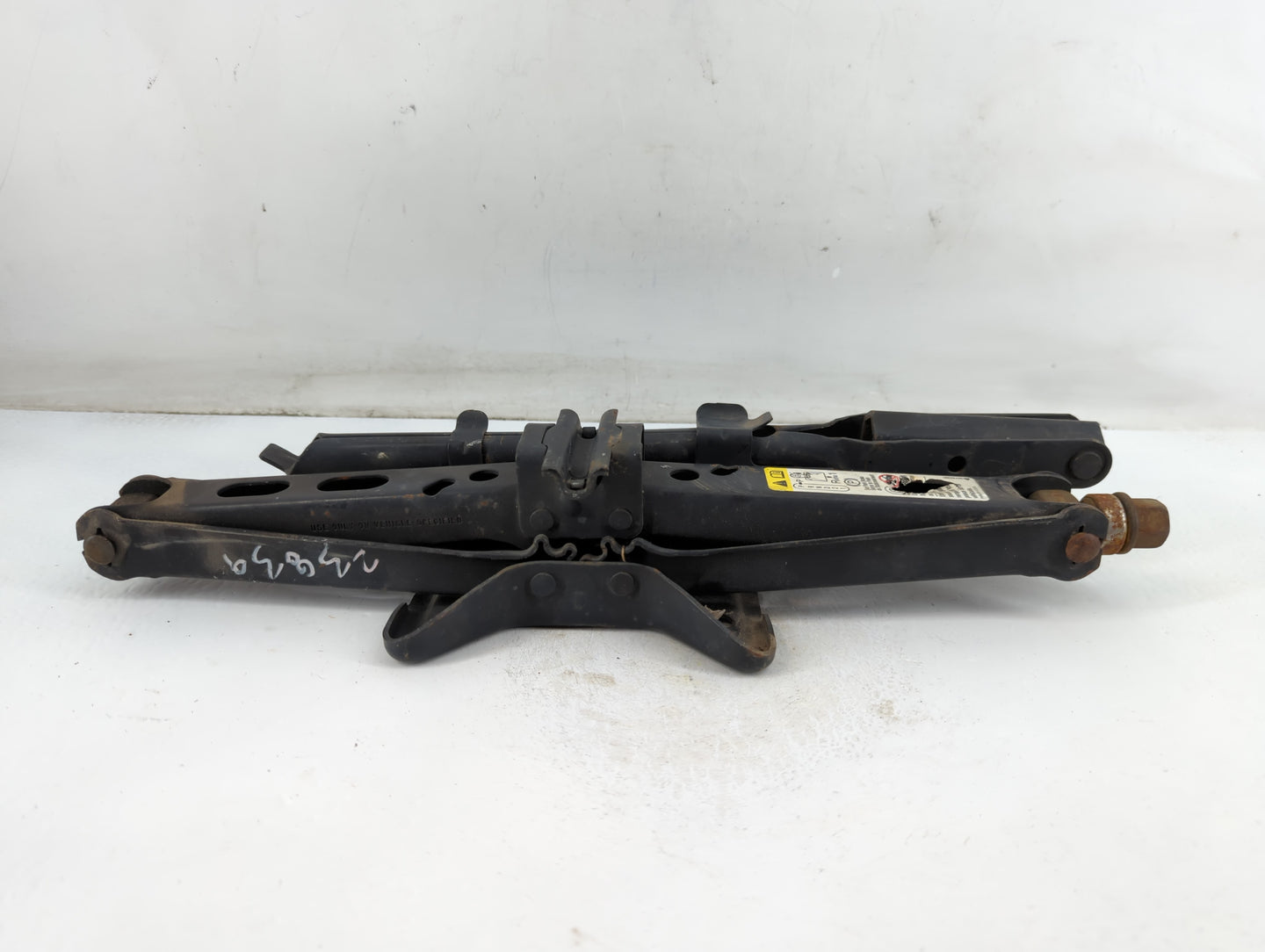2006 Buick Rendezvous Spare Scissor Car Jack - Oemusedautoparts1.com