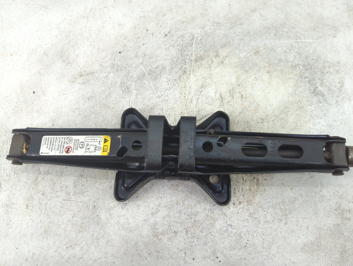2006 Buick Terraza Spare Scissor Car Jack Black - Oemusedautoparts1.com