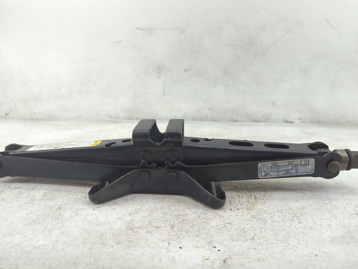 2006 Buick Terraza Spare Scissor Car Jack Black - Oemusedautoparts1.com