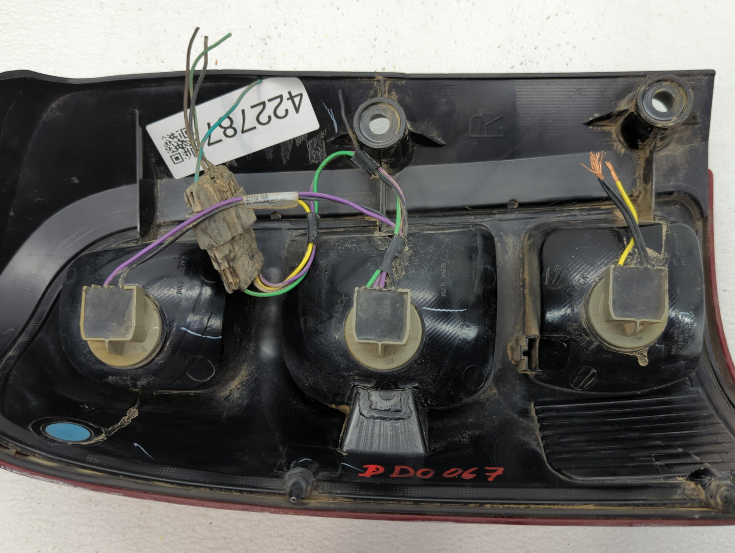 2005-2007 Buick Terraza Tail Light Assembly Passenger Right OEM Fits Fits 2005 2006 2007 2008 2009 OEM Used Auto Parts - Oem