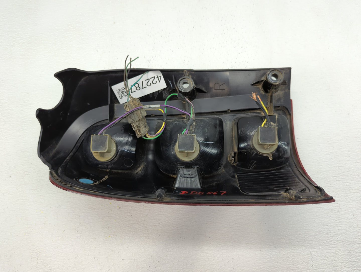 2005-2007 Buick Terraza Tail Light Assembly Passenger Right OEM Fits Fits 2005 2006 2007 2008 2009 OEM Used Auto Parts - Oem