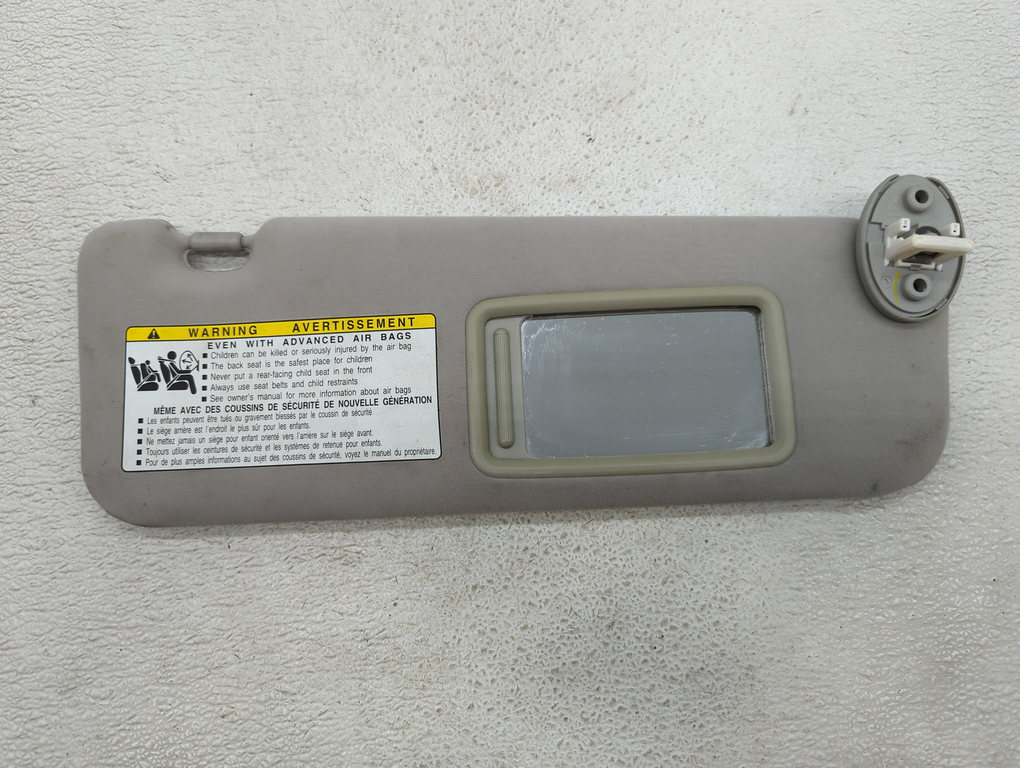 2005-2007 Buick Terraza Sun Visor Shade Replacement Passenger Right Mirror Fits Fits 2005 2006 2007 2008 2009 OEM Used Auto 