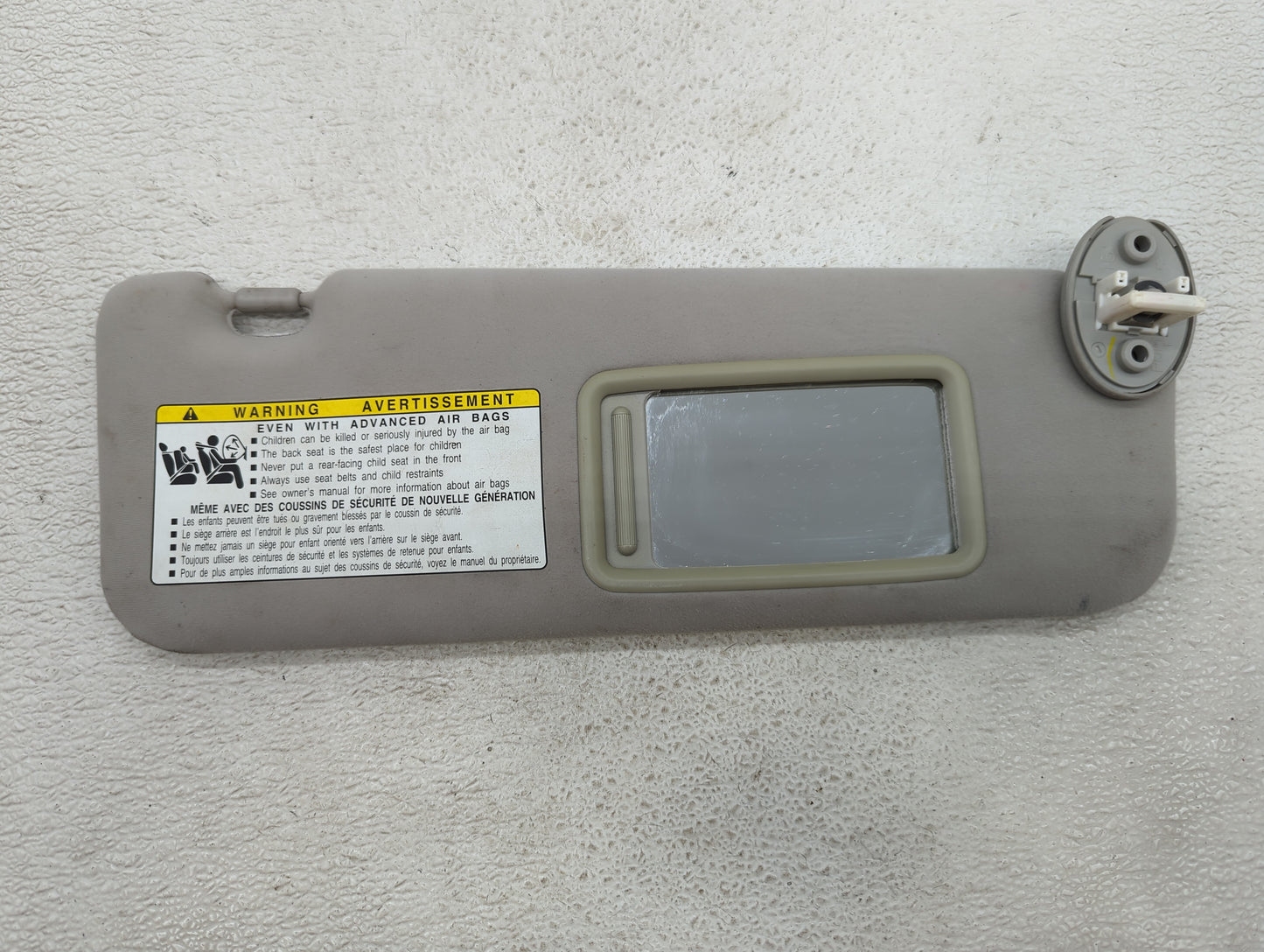 2005-2007 Buick Terraza Sun Visor Shade Replacement Passenger Right Mirror Fits Fits 2005 2006 2007 2008 2009 OEM Used Auto 