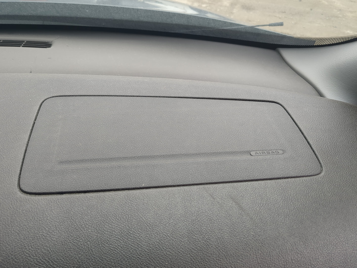 2005-2006 Buick Terraza Air Bag Passenger Right Dashboard OEM Fits Fits 2005 2006 OEM Used Auto Parts - Oemusedautoparts1.co